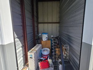 5 x 10 storage unit in Spring Hill, FL