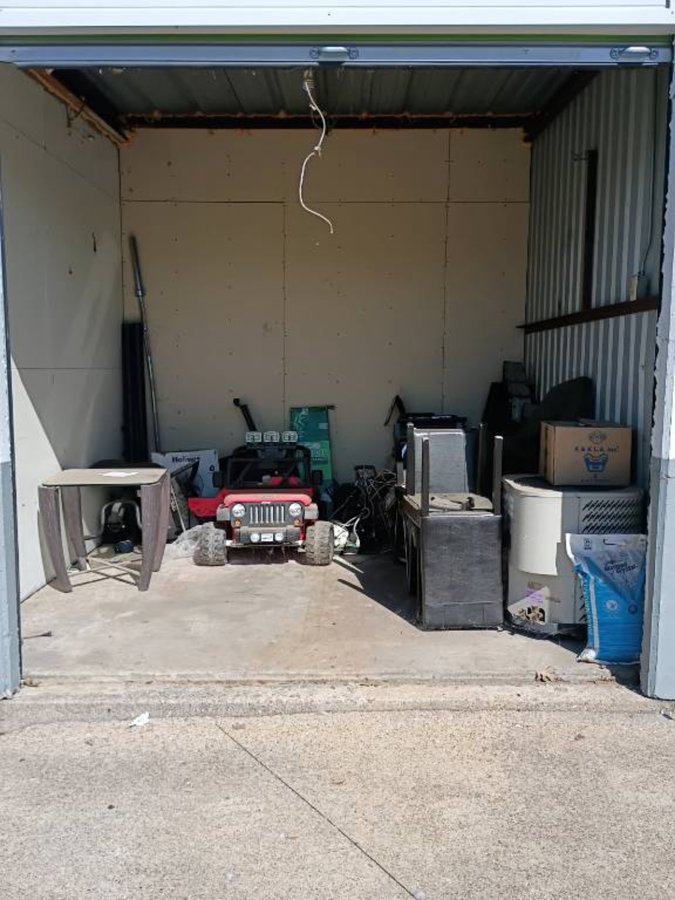 10 x 10 storage unit in Arlington, TX