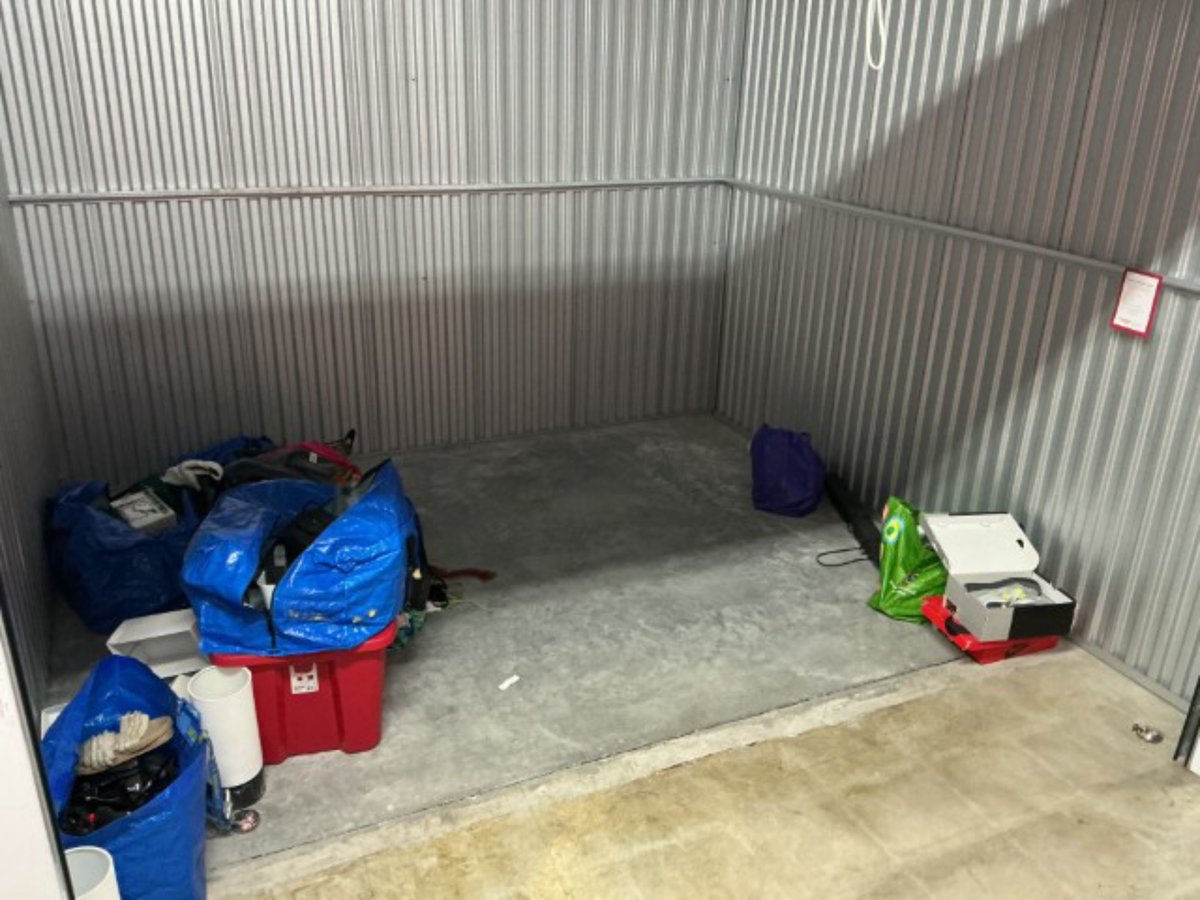 10 x 10 storage unit in Jacksonville, FL