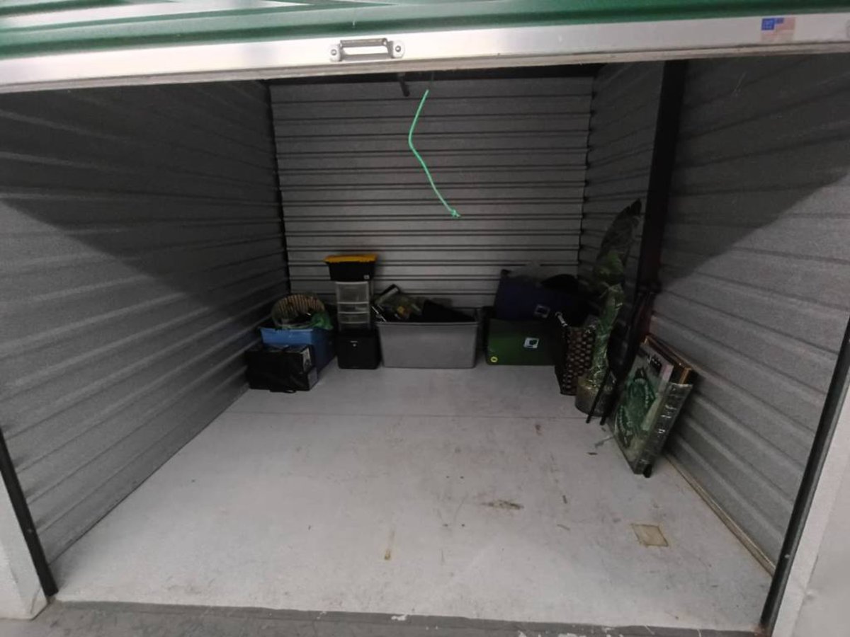 10 x 10 storage unit in Arlington, TX