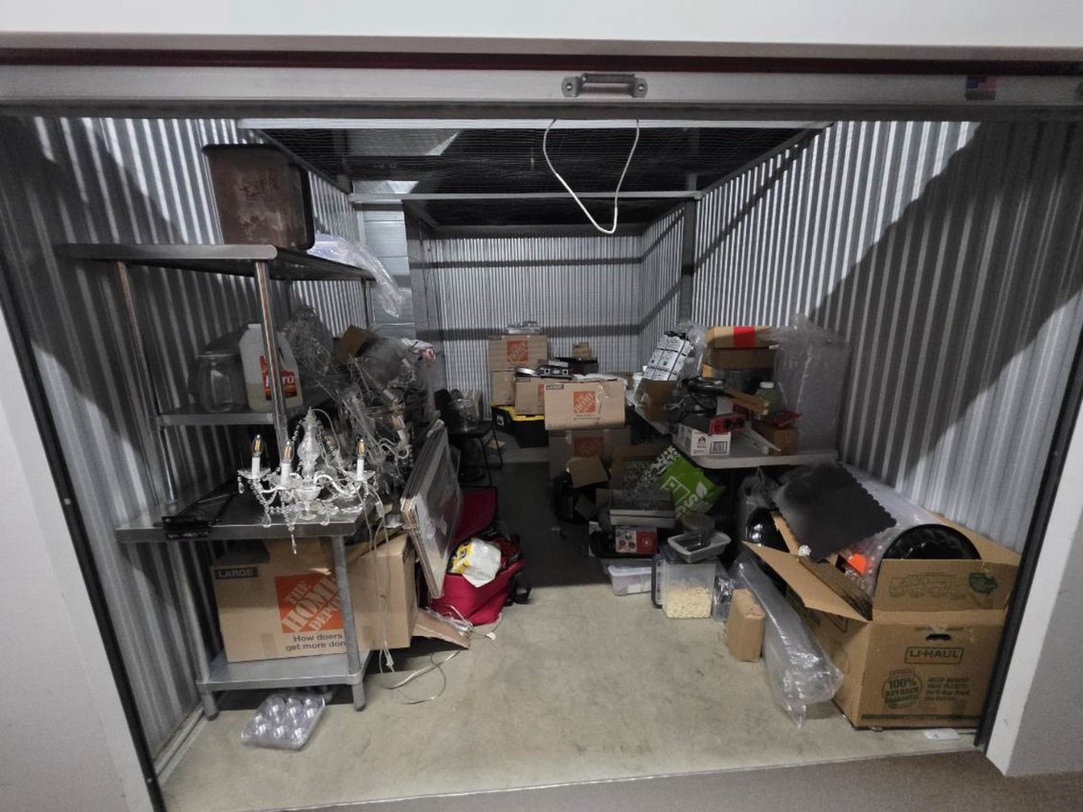 10 x 15 storage unit in Hillside, IL