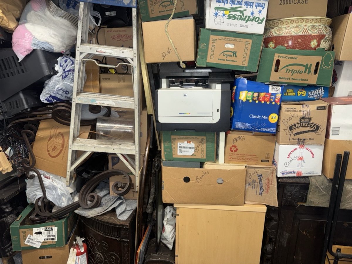 10 x 20 storage unit in Oxnard, CA