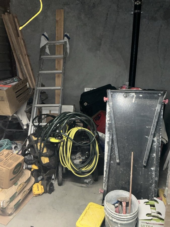 8 x 10 storage unit in Oxnard, CA