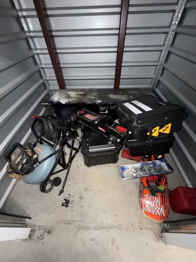 5 x 5 storage unit in Oxnard, CA