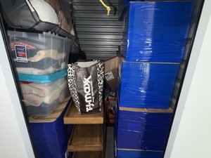 5 x 8 storage unit in Oxnard, CA