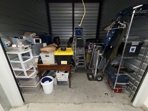 10 x 10 storage unit in Oxnard, CA