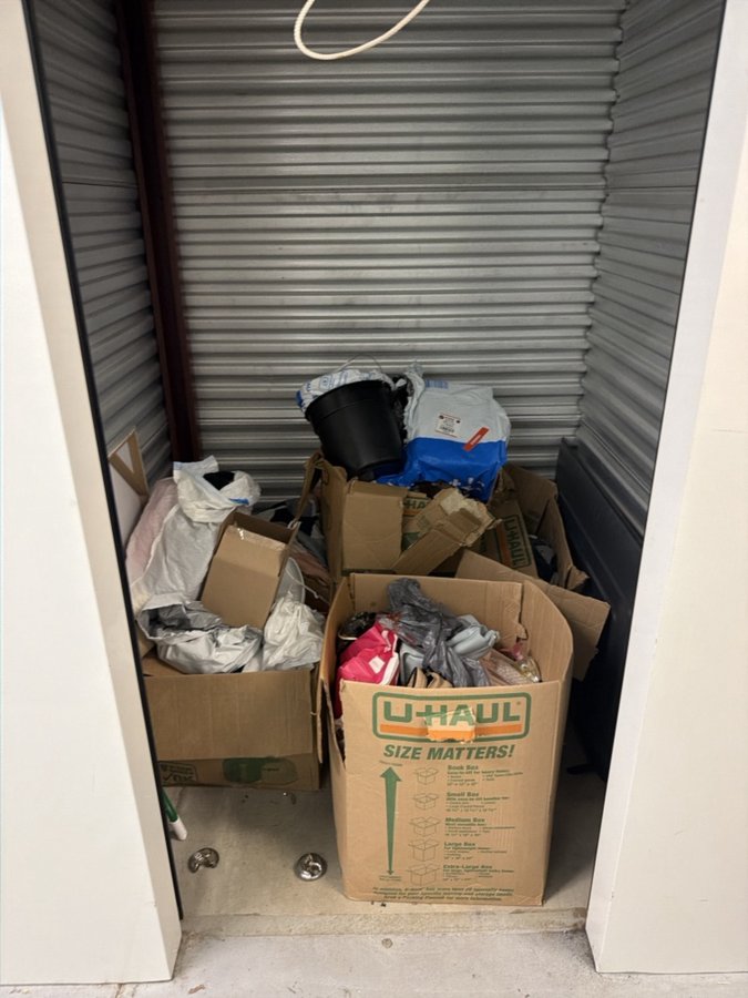 5 x 5 storage unit in Mt Clemens, MI