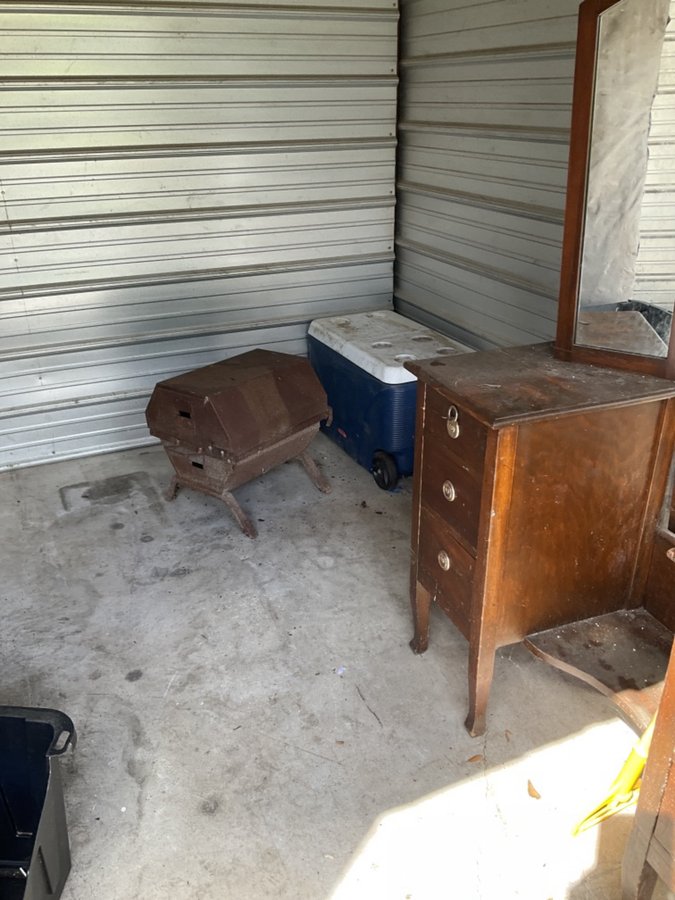 10 x 10 storage unit in Mobile, AL