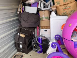10 x 10 storage unit in Mobile, AL