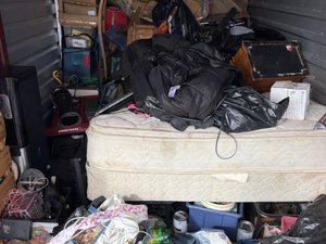 7 x 15 storage unit in Roseville, MI