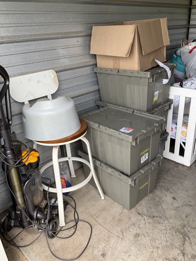 10 x 10 storage unit in Mobile, AL