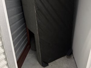 5 x 10 storage unit in Roseville, MI