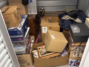 5 x 5 storage unit in Roseville, MI