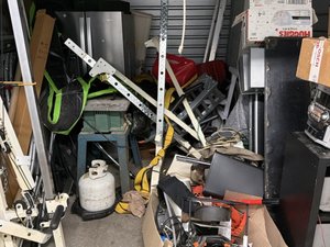 10 x 15 storage unit in Roseville, MI