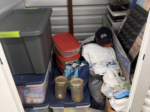 5 x 5 storage unit in Roseville, MI