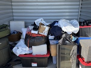 10 x 10 storage unit in Roseville, MI