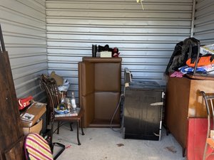 10 x 10 storage unit in Roseville, MI