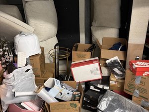 10 x 15 storage unit in Roseville, MI