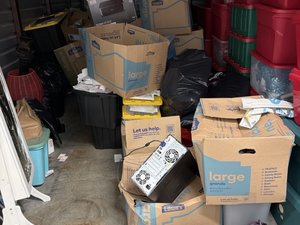 10 x 25 storage unit in Roseville, MI