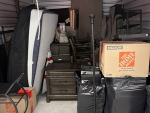 10 x 15 storage unit in Roseville, MI