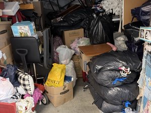 10 x 20 storage unit in Roseville, MI