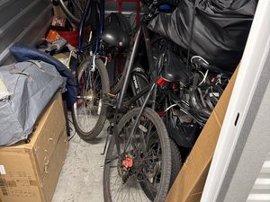 5 x 10 storage unit in Roseville, MI
