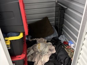 5 x 5 storage unit in Roseville, MI
