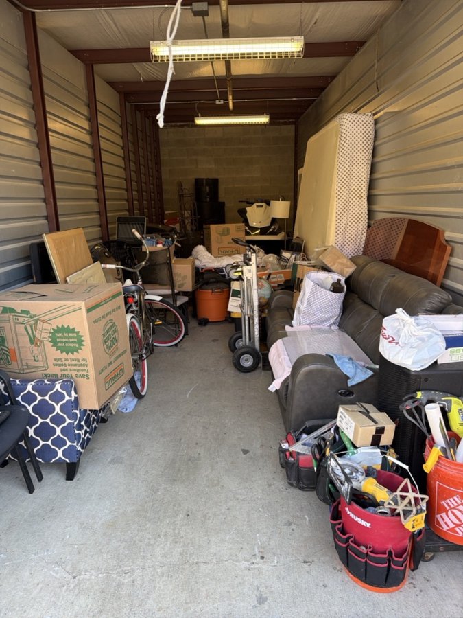 10 x 30 storage unit in Roseville, MI
