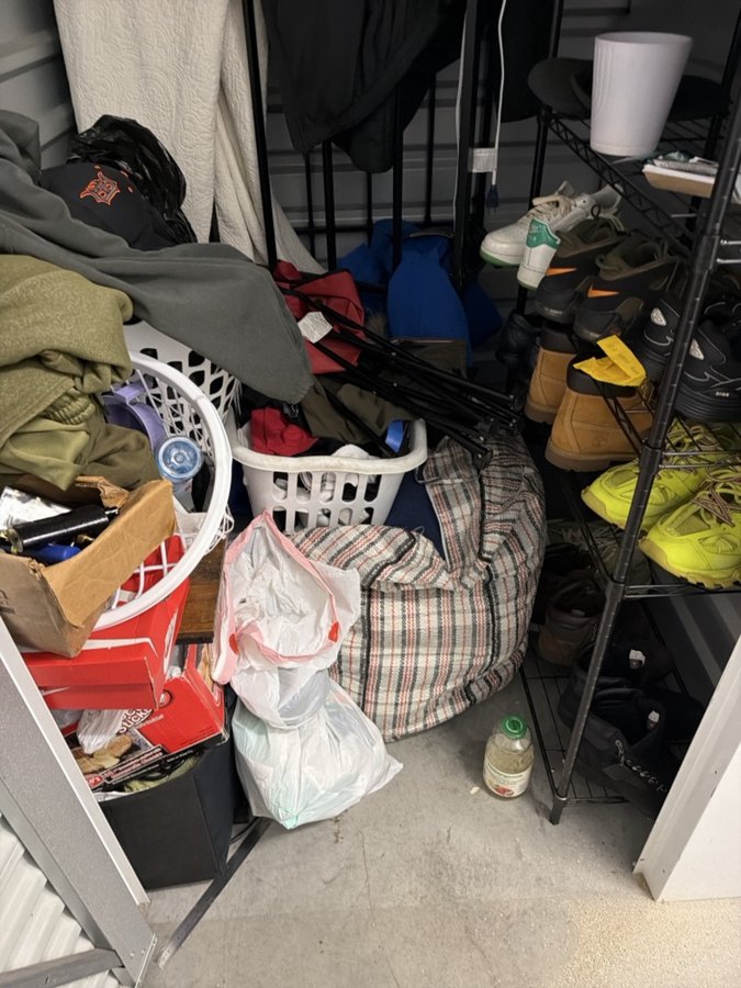 5 x 5 storage unit in Roseville, MI