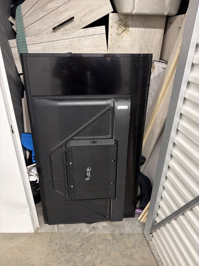 5 x 5 storage unit in Roseville, MI