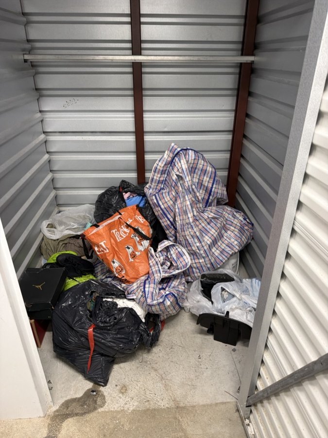 5 x 5 storage unit in Roseville, MI