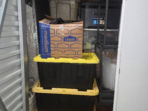 5 x 5 storage unit in Los Angeles, CA