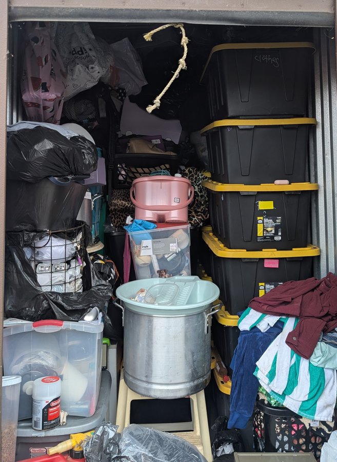 5 x 10 storage unit in Salinas, CA