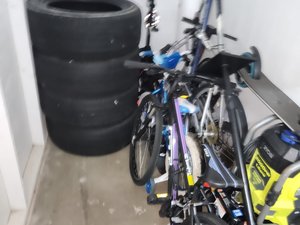 5 x 10 storage unit in Oakland Park, FL