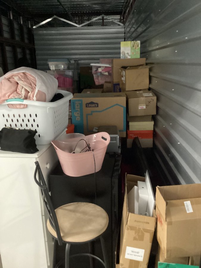 10 x 25 storage unit in Mableton, GA