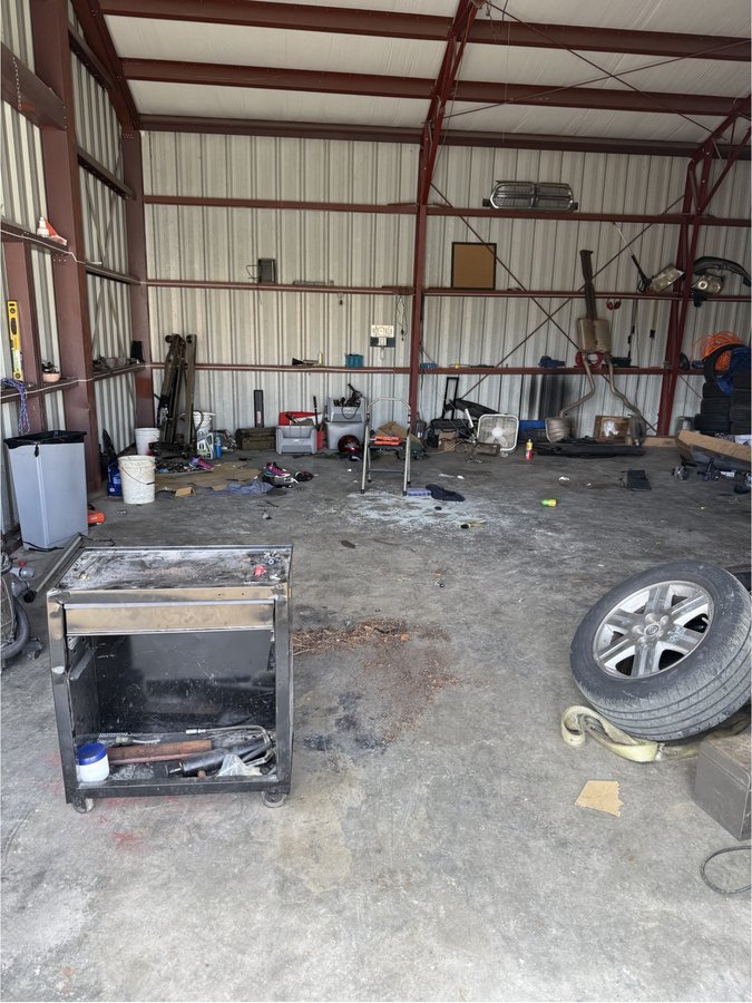 28 x 30 storage unit in Burlington, NC