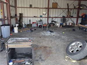 28 x 30 storage unit in Burlington, NC