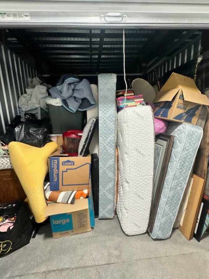 10 x 20 storage unit in Louisville, KY