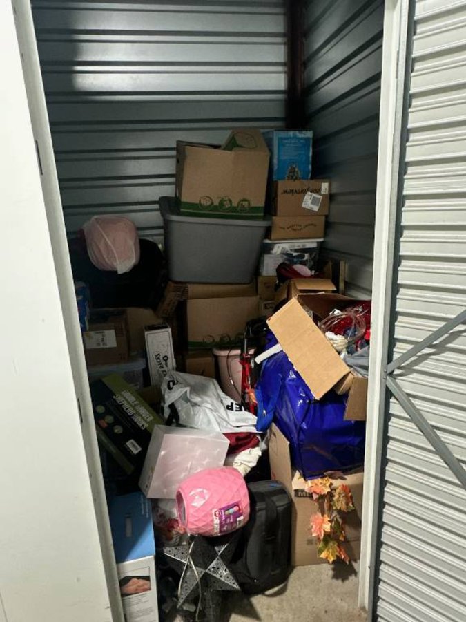 5 x 5 storage unit in Louisville, KY