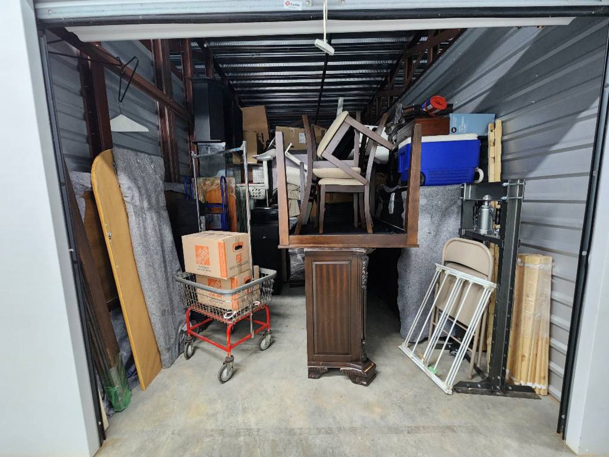 10 x 20 storage unit in Decatur, GA