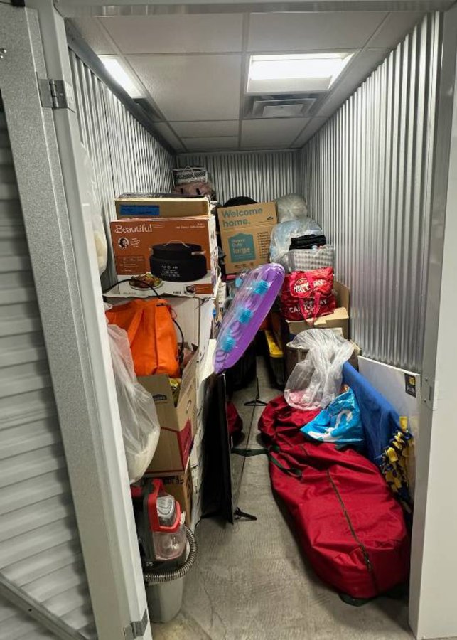 5 x 10 storage unit in Louisville, KY