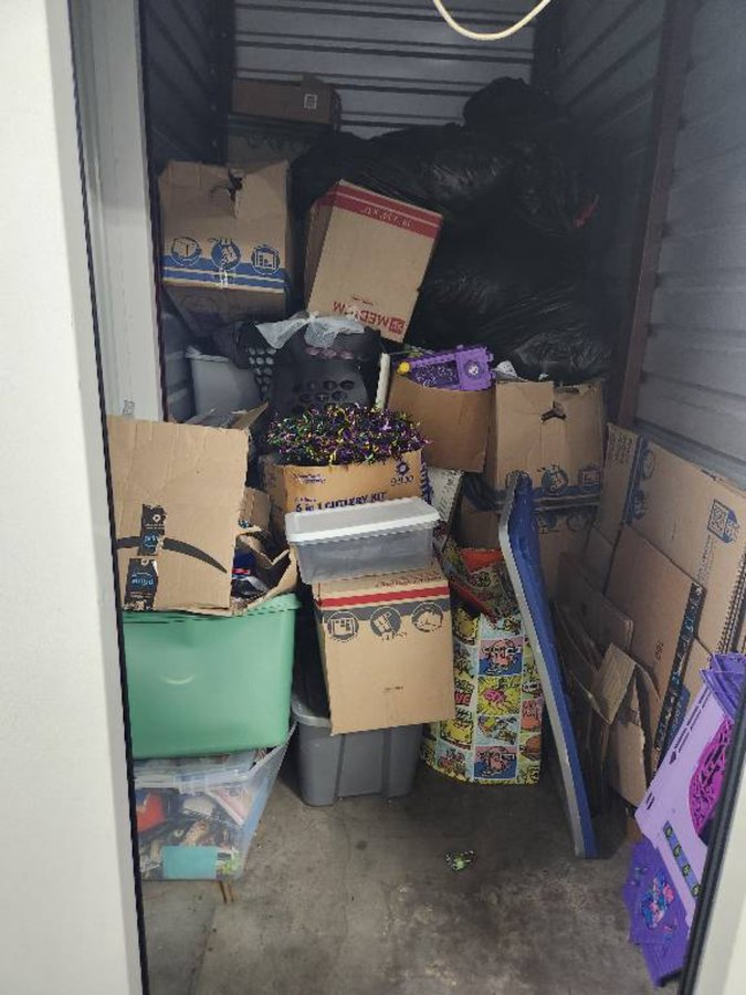 5 x 10 storage unit in Arlington, TX