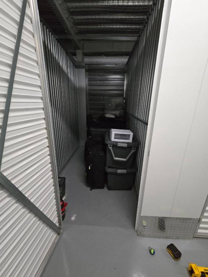 5 x 10 storage unit in Tampa, FL