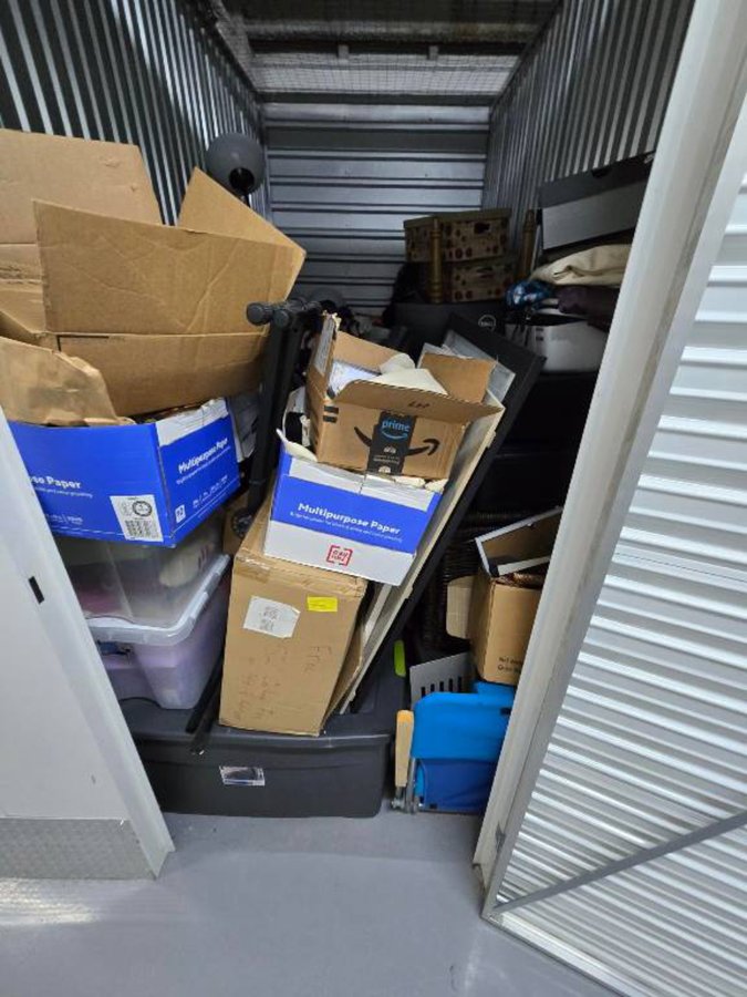 5 x 10 storage unit in Tampa, FL