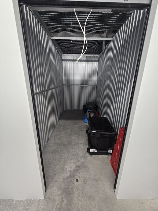 5 x 10 storage unit in Belleville, NJ