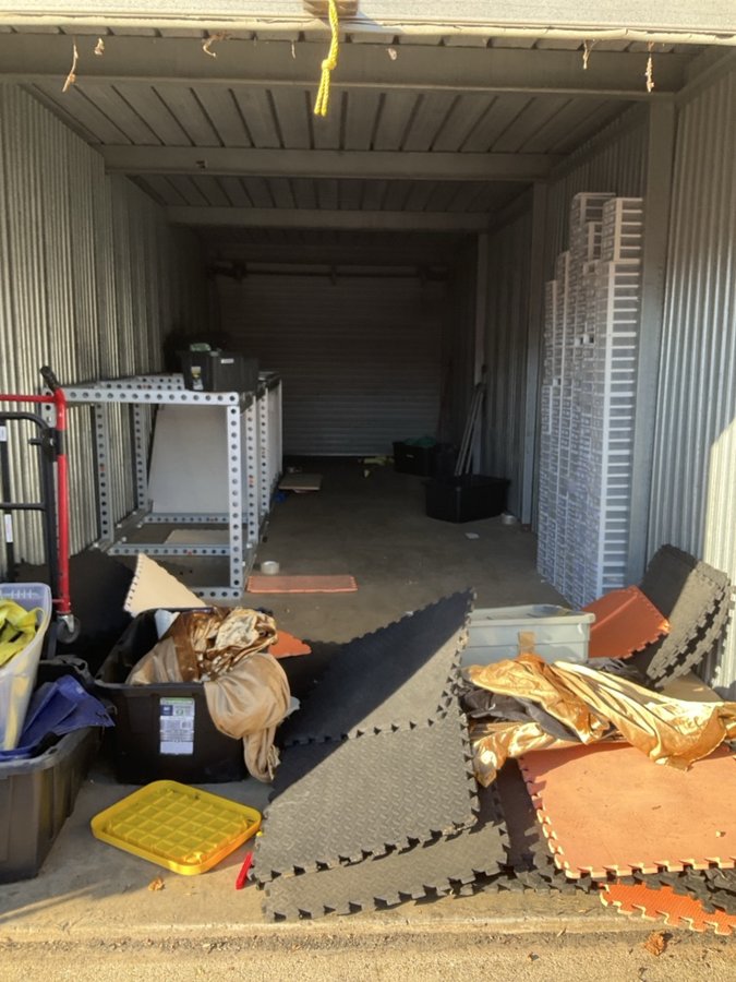 10 x 30 storage unit in Indianapolis, IN