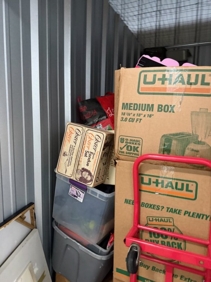 5 x 11 storage unit in Galewood, IL
