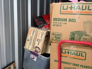 5 x 11 storage unit in Galewood, IL