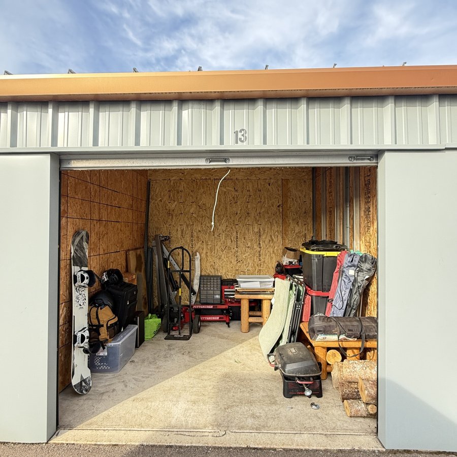 10 x 10 storage unit in Salem, OR