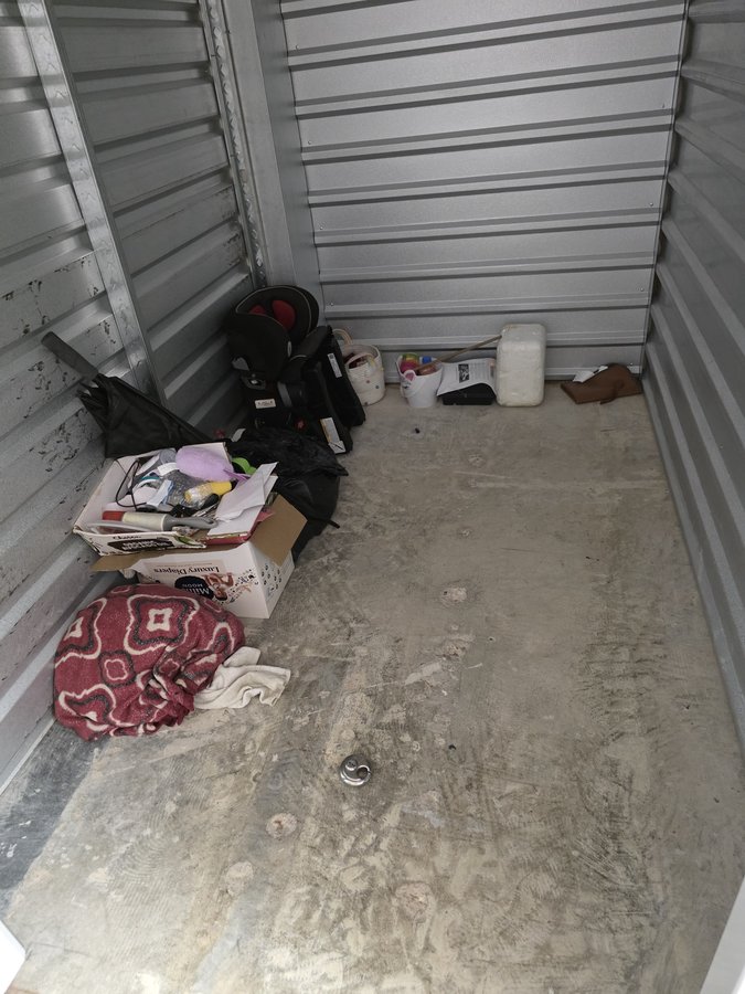 5 x 8 storage unit in Houston, TX